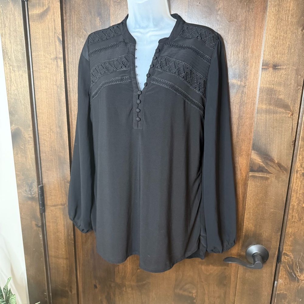 White House Black Market Black Button-Front Blouse Size M tunic style